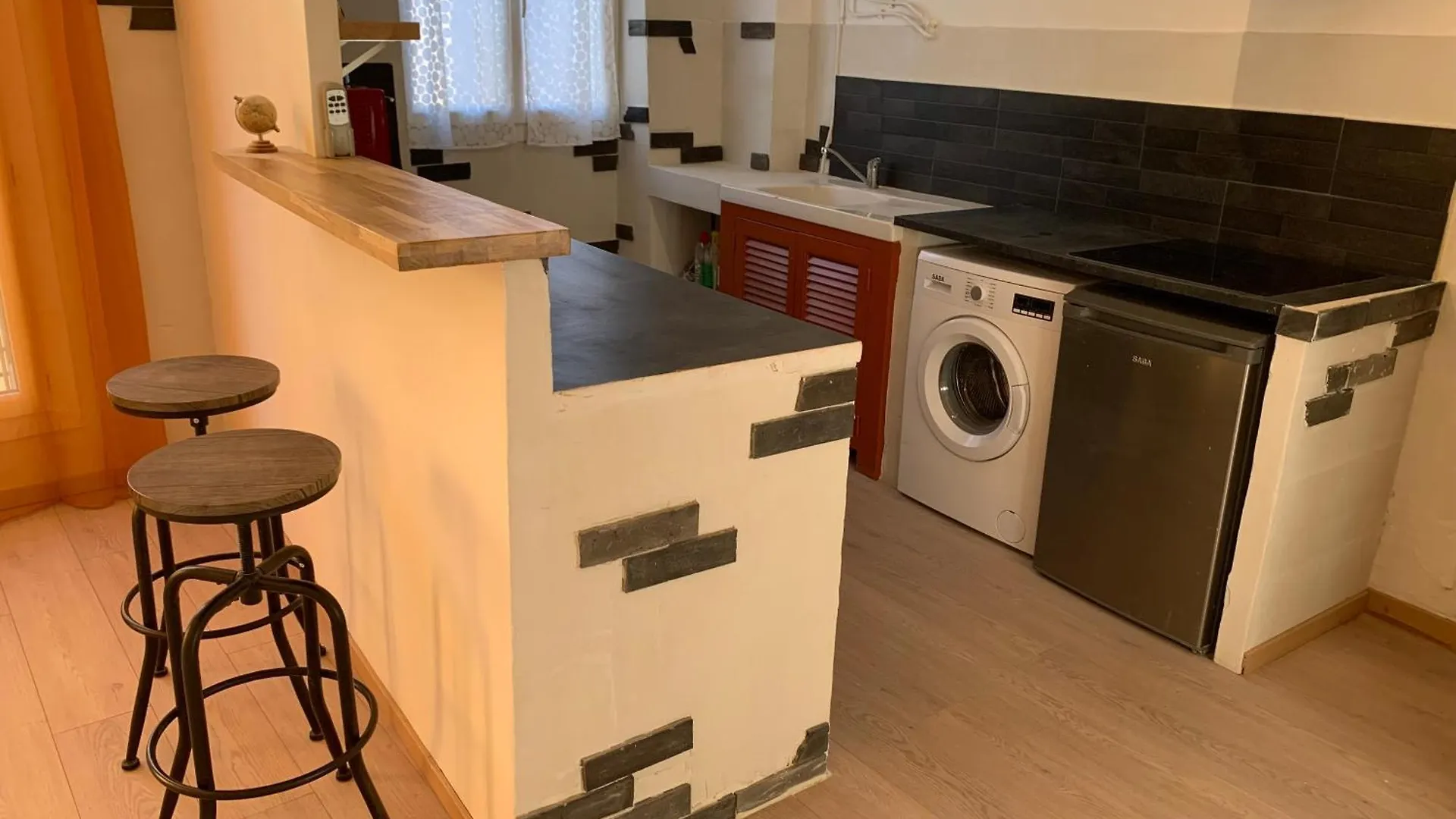Apartment Appartement Dans Le Centre Medieval Hyeres