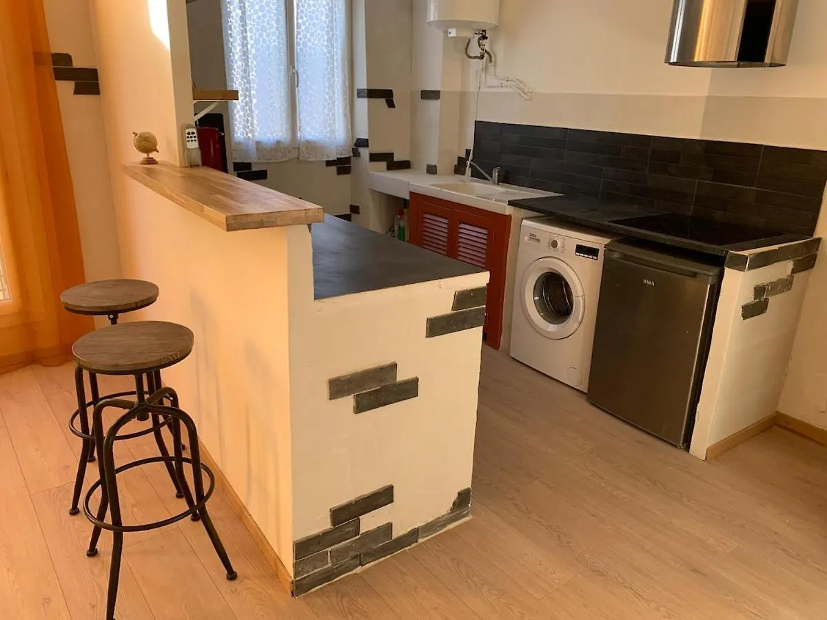 Appartement Dans Le Centre Medieval Hyeres 0*,  France