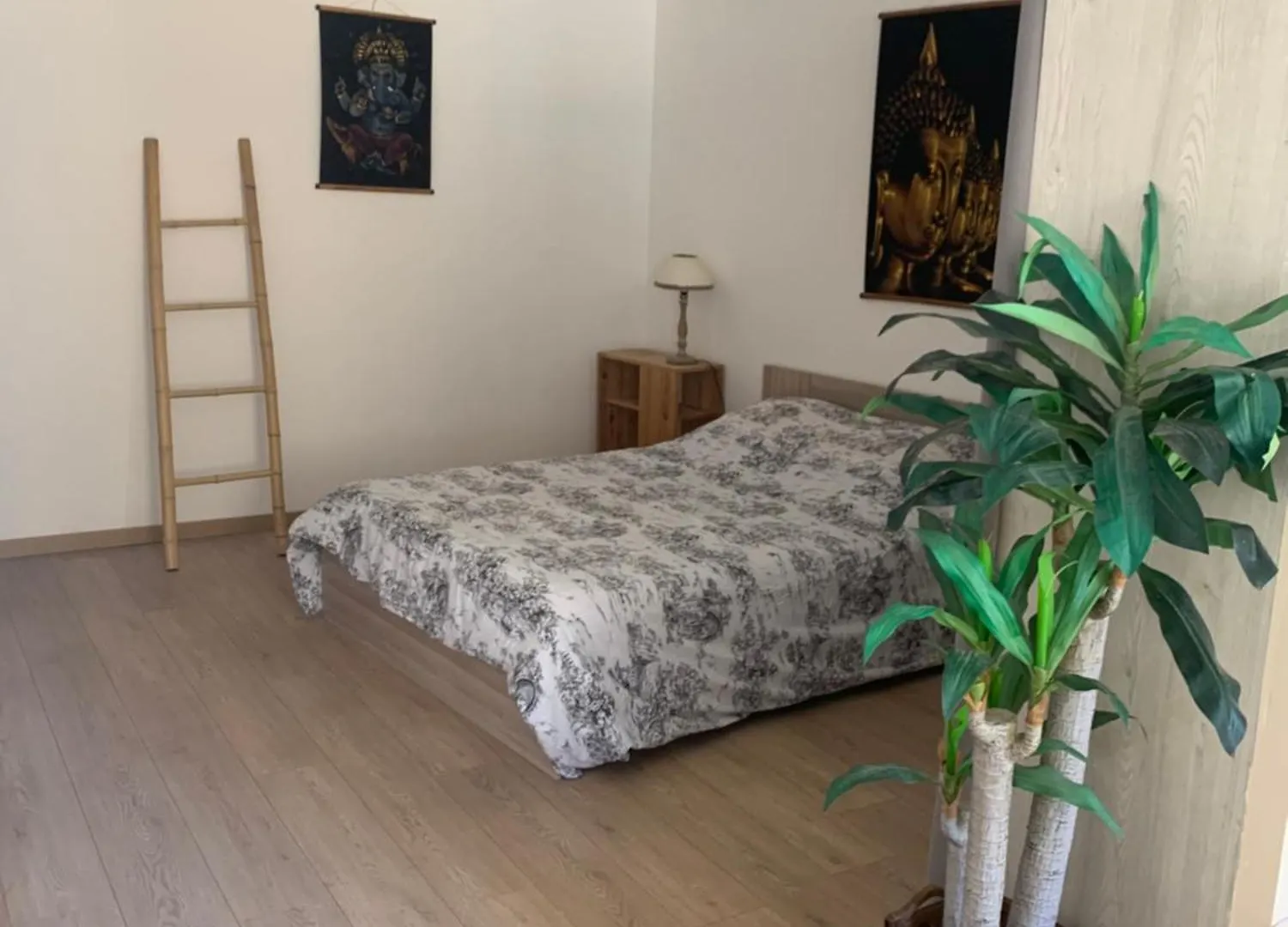 Appartement Dans Le Centre Medieval Hyeres Apartment